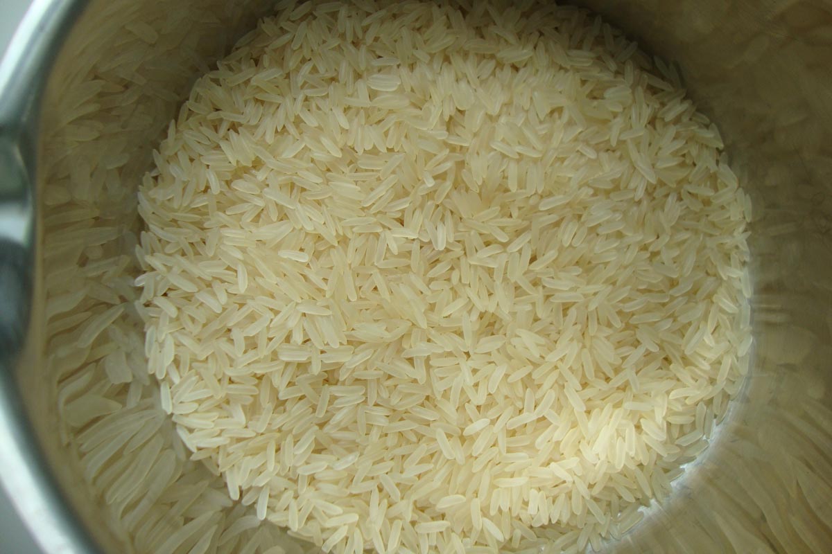 riz dans une casserole