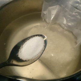 slaná voda na vaření rýže v sáčku