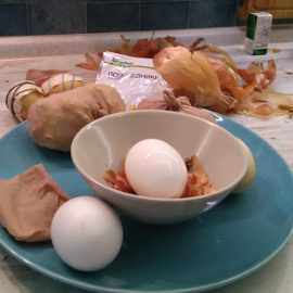 preparation for boiling marble eggs