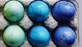 eggs painted with karkade tea