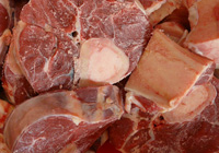 maso na boršč s kostí