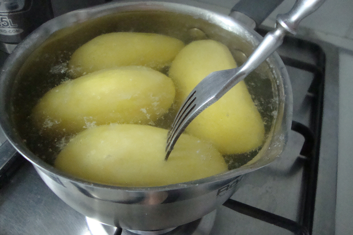 zkontrolujte připravenost brambor